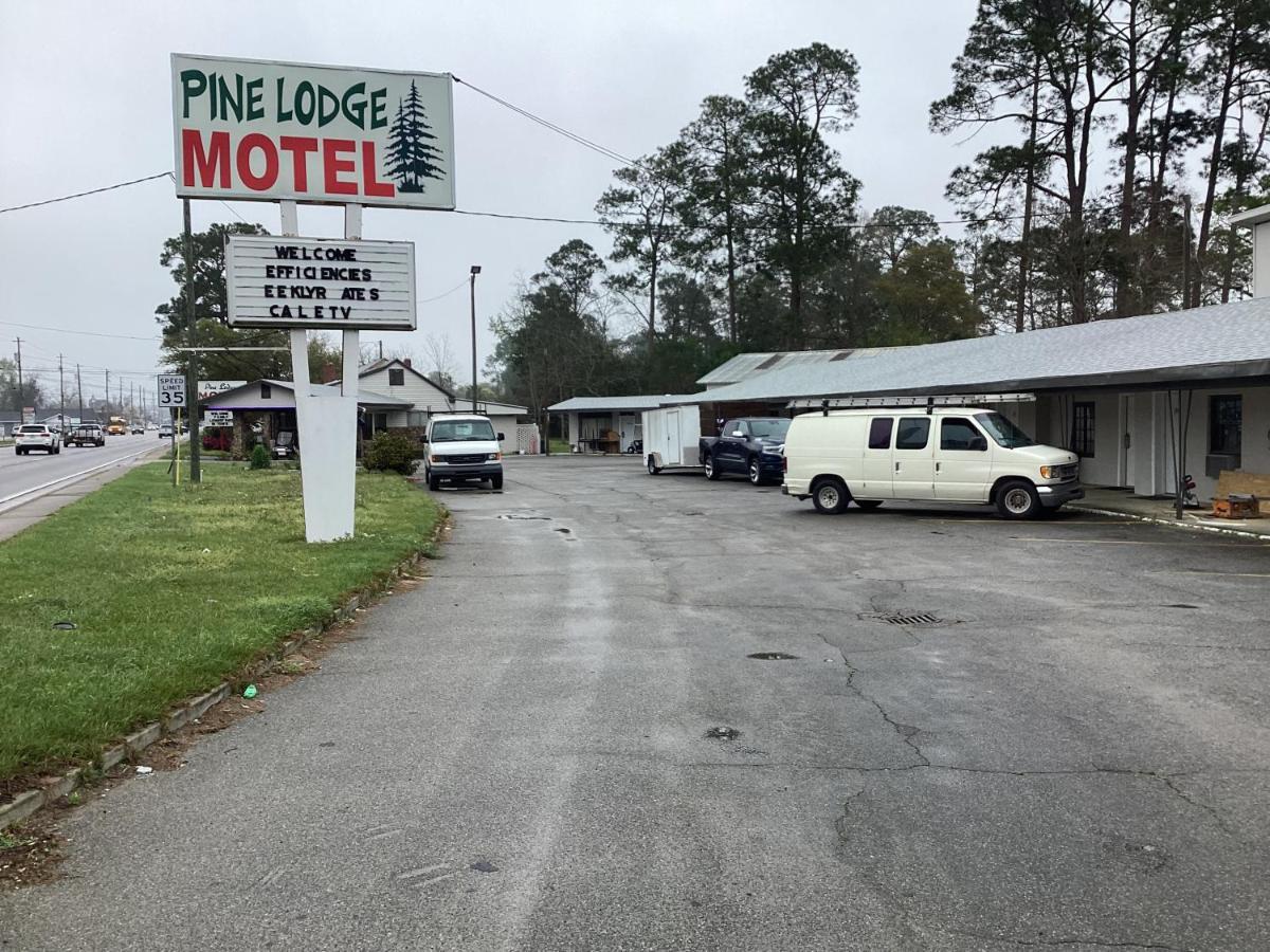 Pinelodge Motel Baxley Exteriör bild